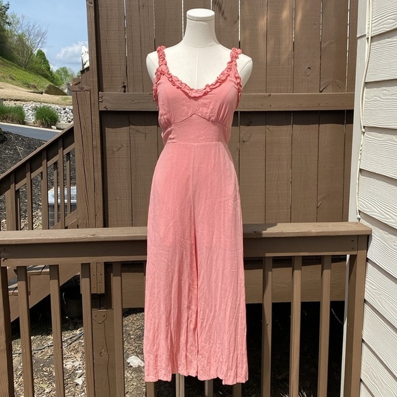 Wide leg Crop Jumpsuit in rose pink with sweetheart neckline size Small - Picture 5 of 15